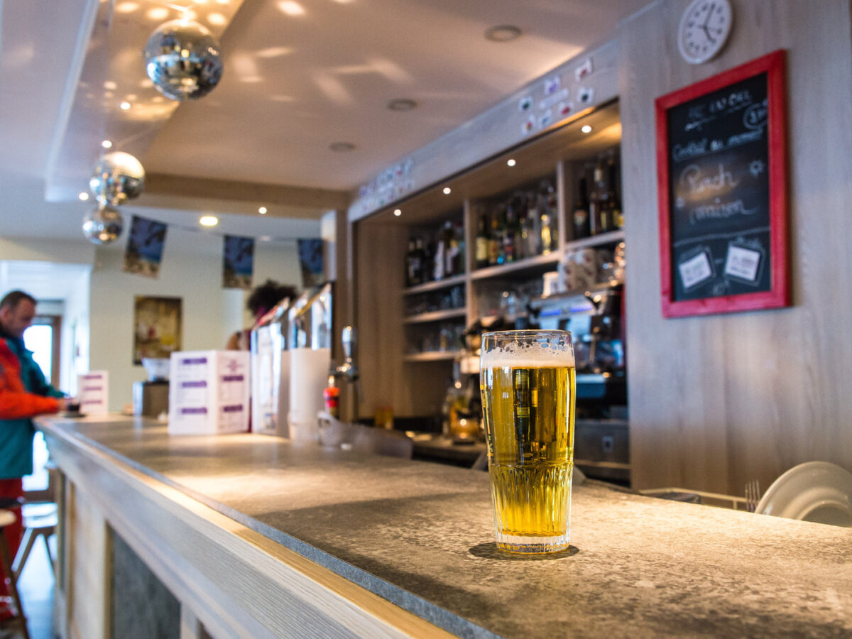 AEC_bar2_2015_A Pernet