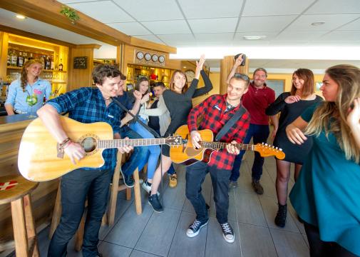 Animation au bar de Balcons de Maurienne